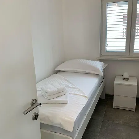Apartment Valjan *