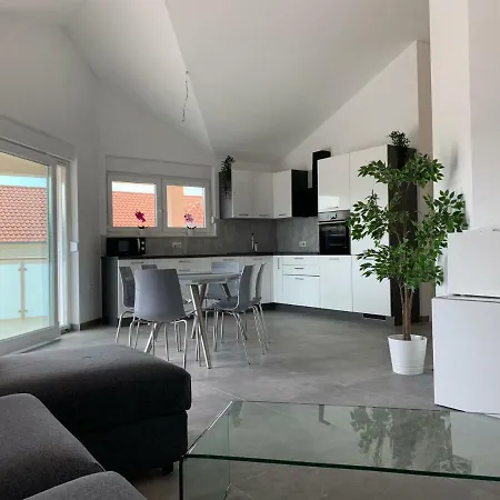 Valjan Apartment *